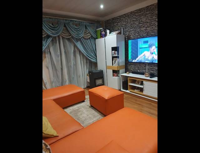 2 BEDROOM APARTMENT FOR SALE IN WILGEHEUWEL